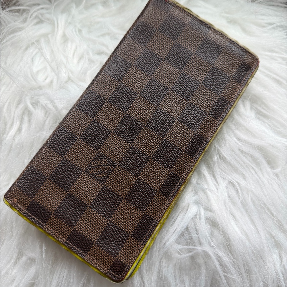 LOUIS VUITTON
Monogram Macassar Brazza Wallet Florescent Yellow